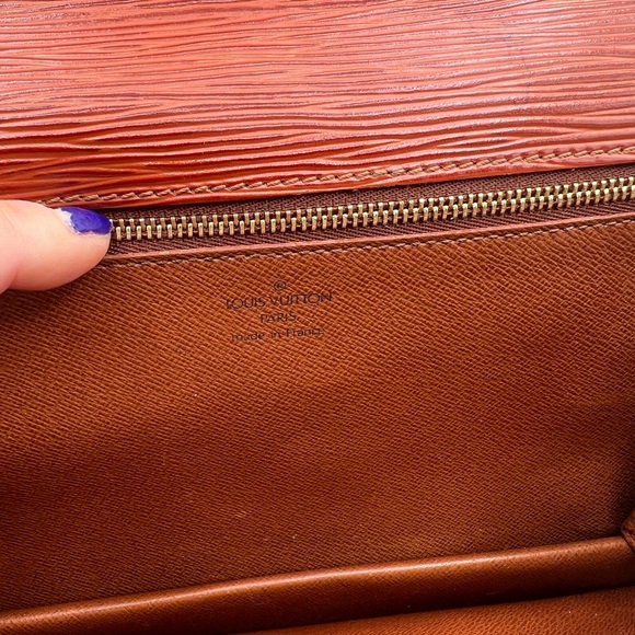 Louis Vuitton Epi Dragonne clutch Kenya brown EUC - Picture 9 of 16